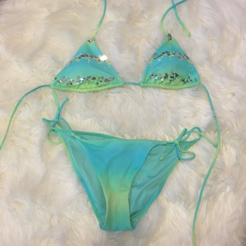 Victoria’s Secret String Bikini